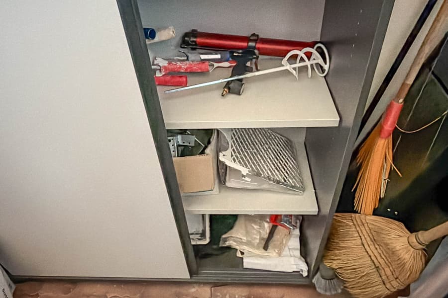 Schrankinhalt: Diverses